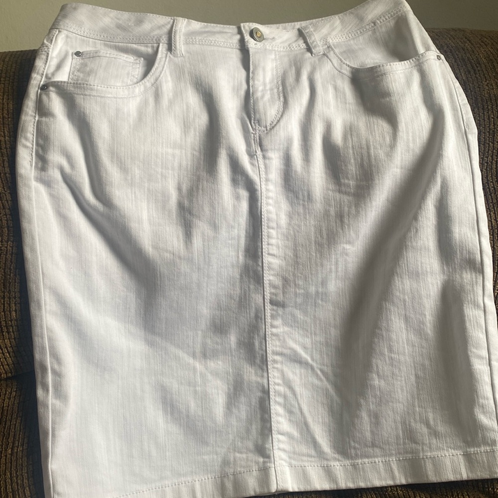 Point zero Canada 🇨🇦 size 7 white jeans skirt, White Denim Skirt